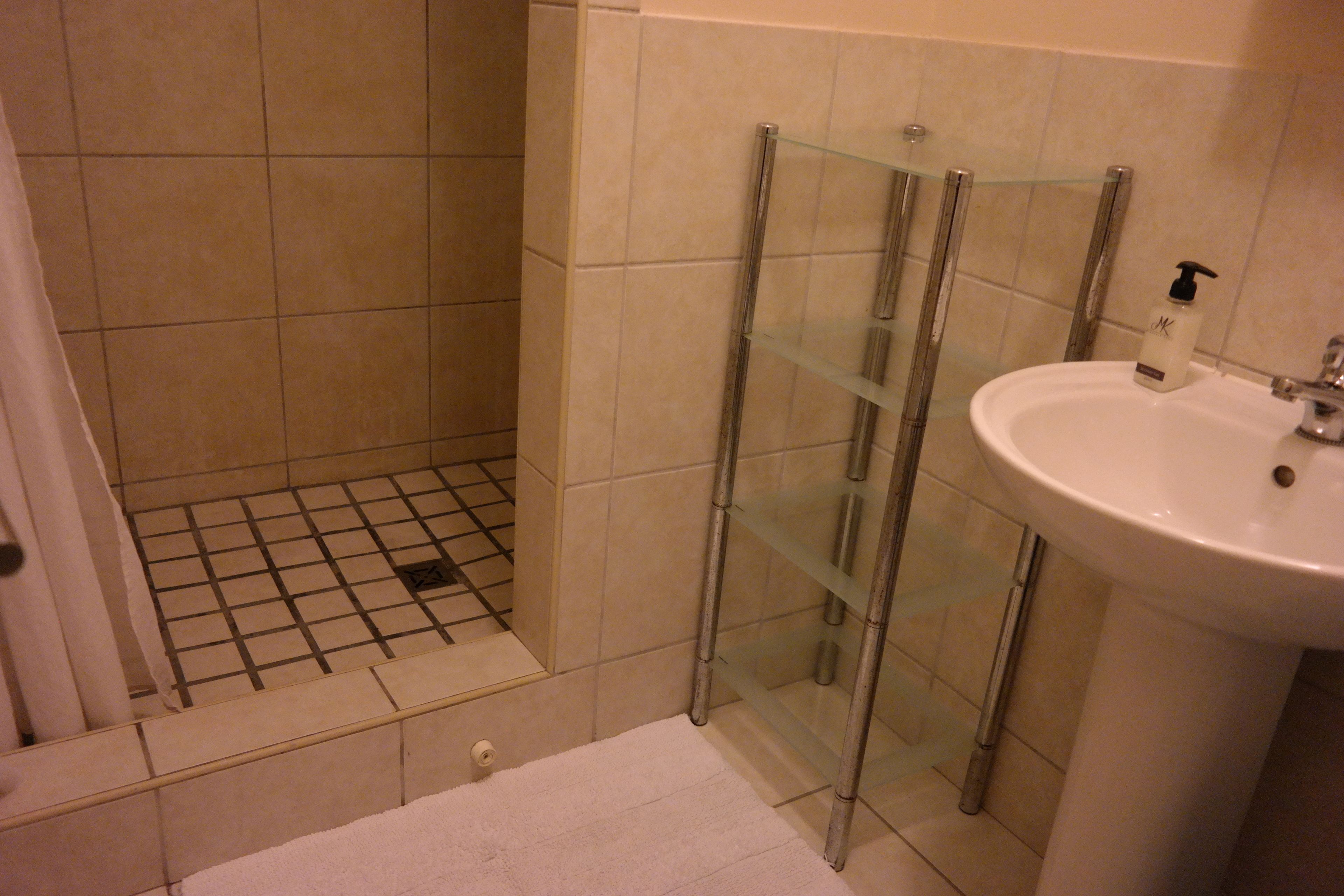 Four Seasons Apartments by CTHA