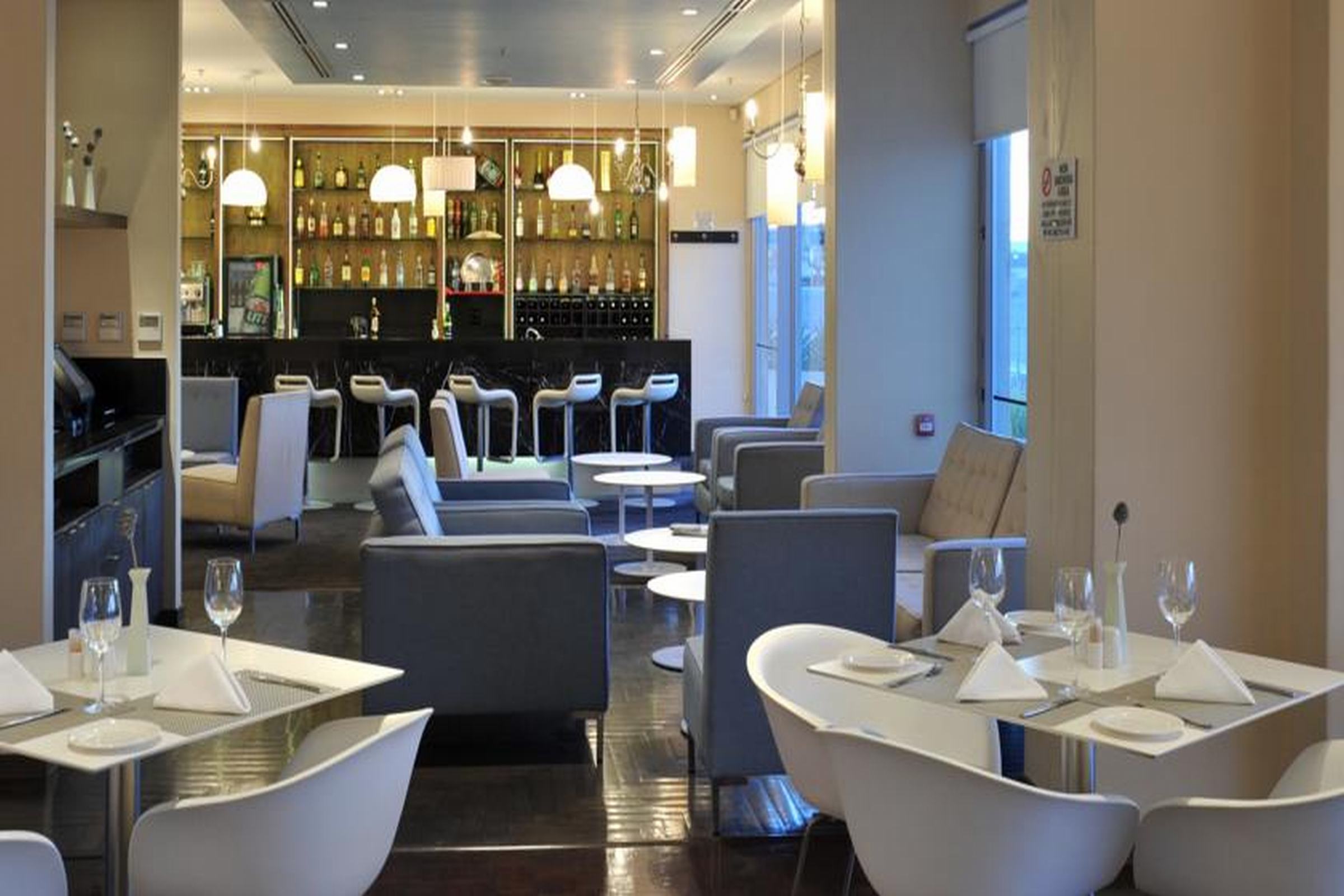 aha Harbour Bridge Hotel & Suites