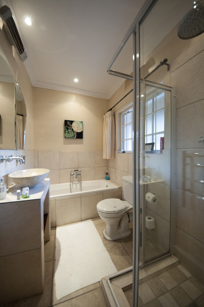 Harfield Guest Villa