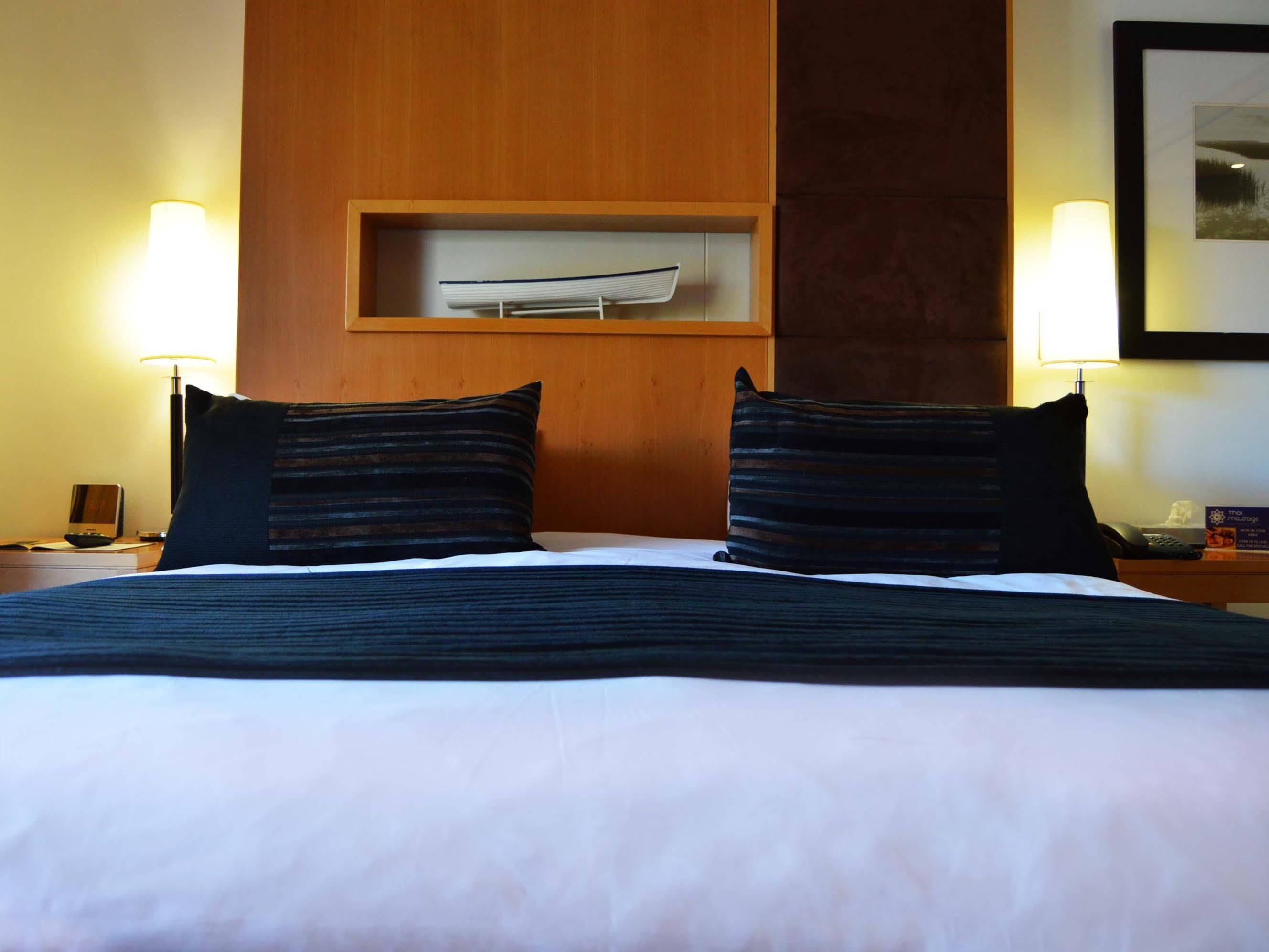 Island Club Hotel & Apartments