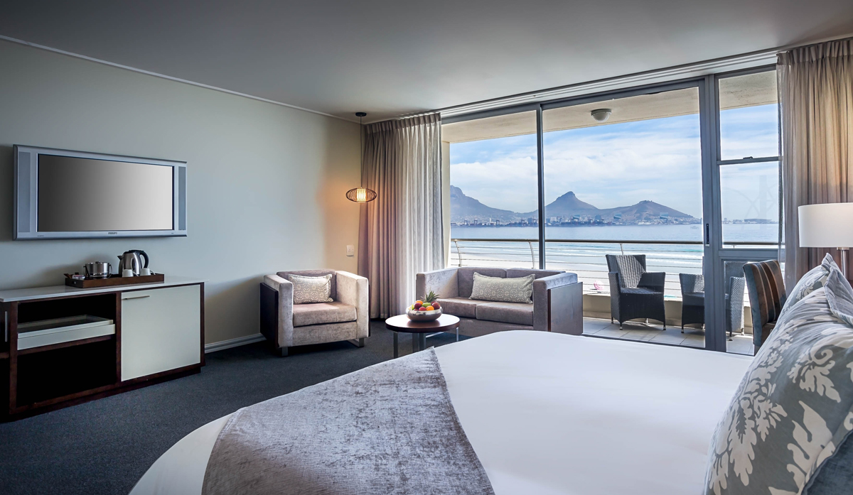 Lagoon Beach Hotel & Spa