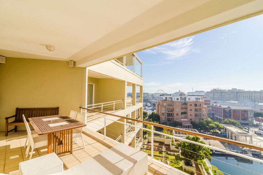 Marina Waterfront Apartments
