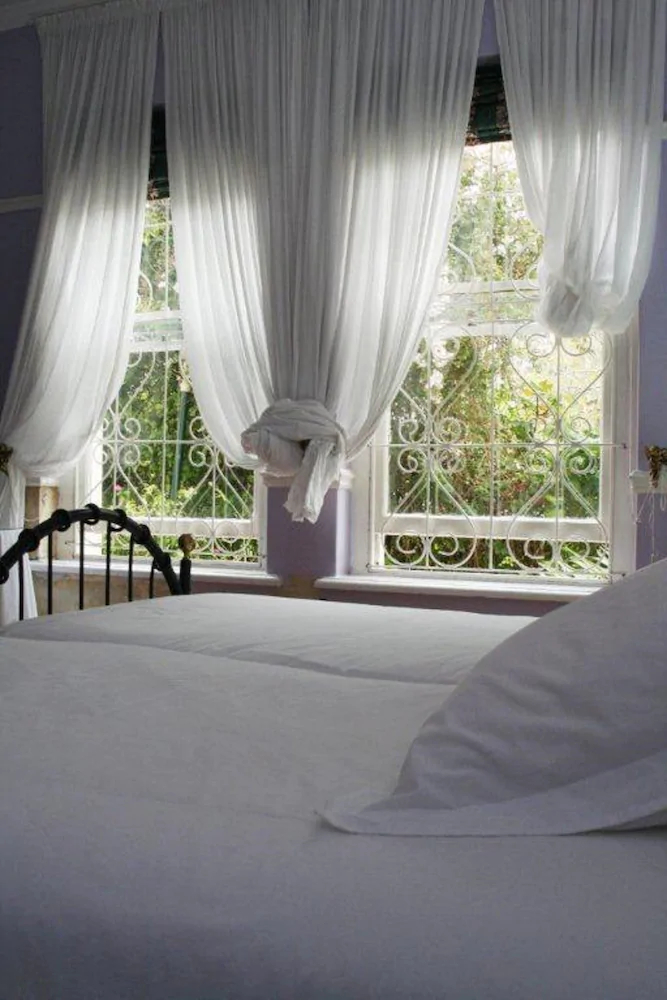 Mountain Manor Guest House