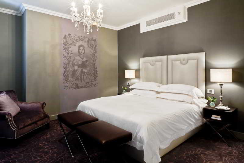 Queen Victoria Hotel