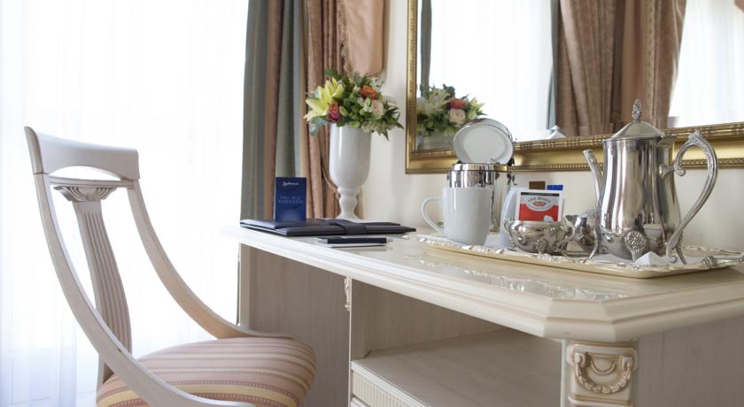 Radisson Blu Le Vendome Hotel