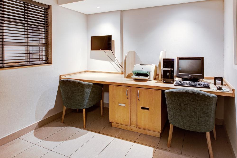 Road Lodge Cape Town International Airport