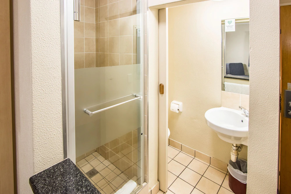 Road Lodge N1 City