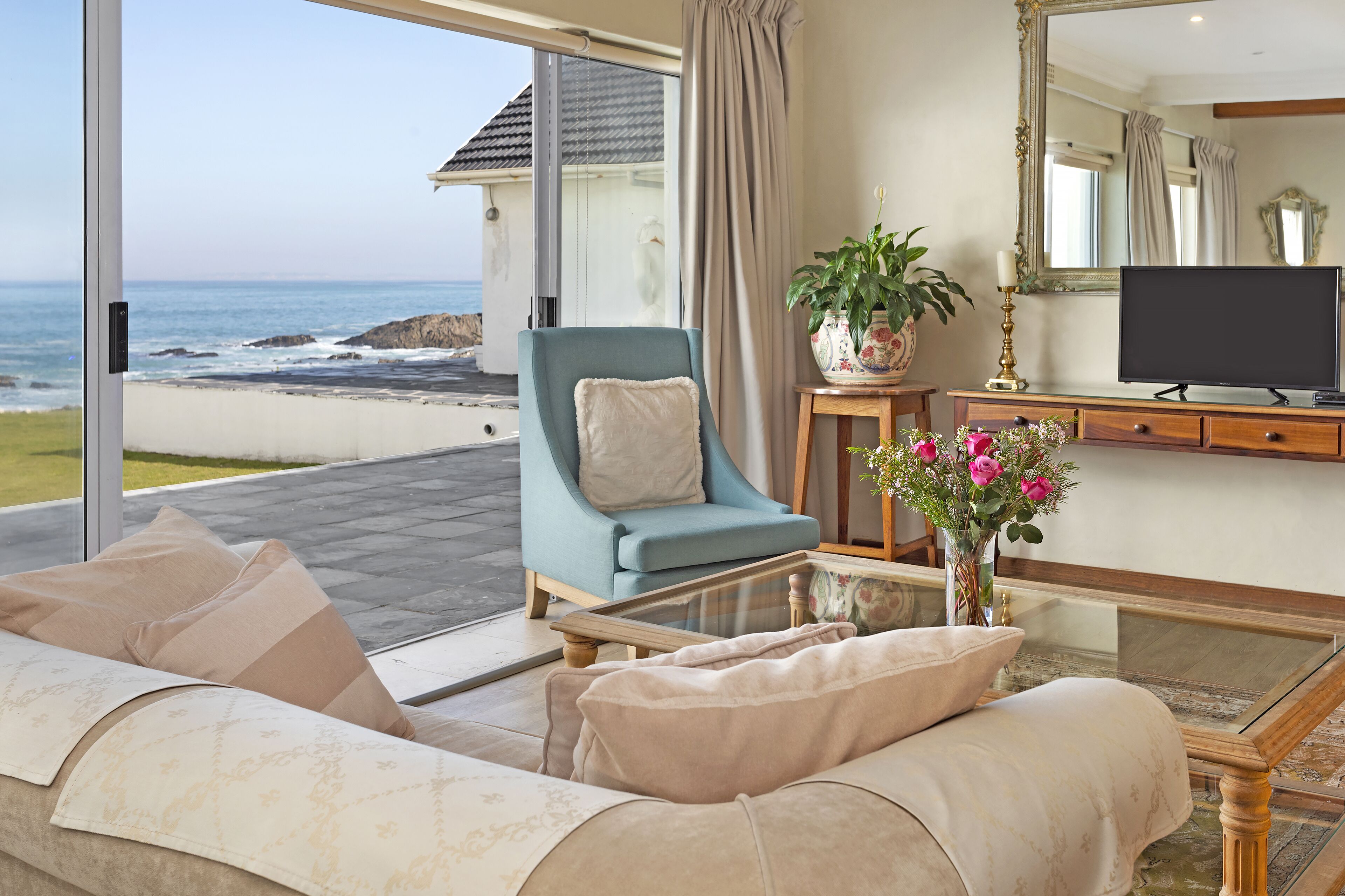 Rockhaven On The Beach