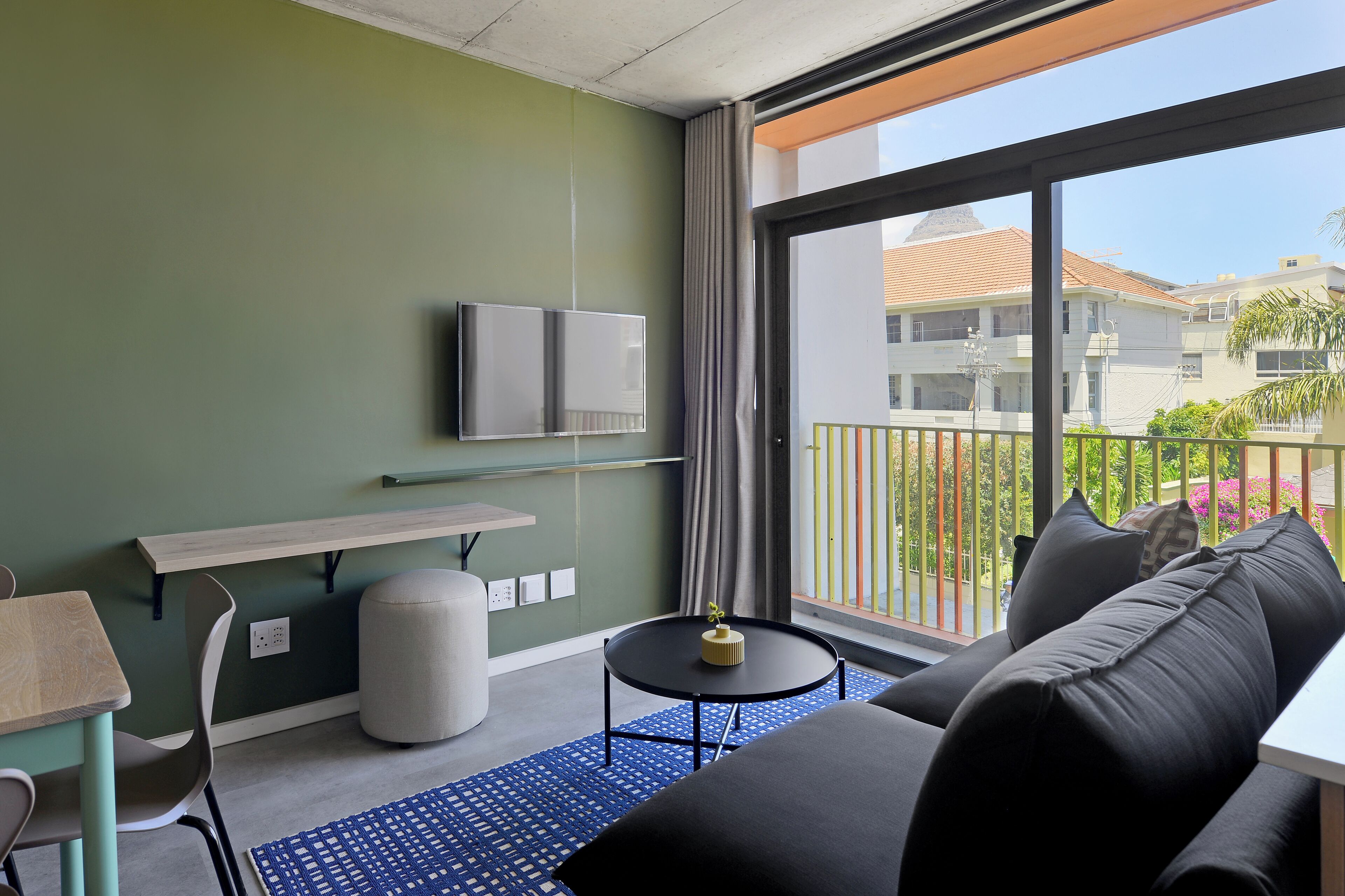 SIX ON N - Fluent Luxury Serviced Apartments