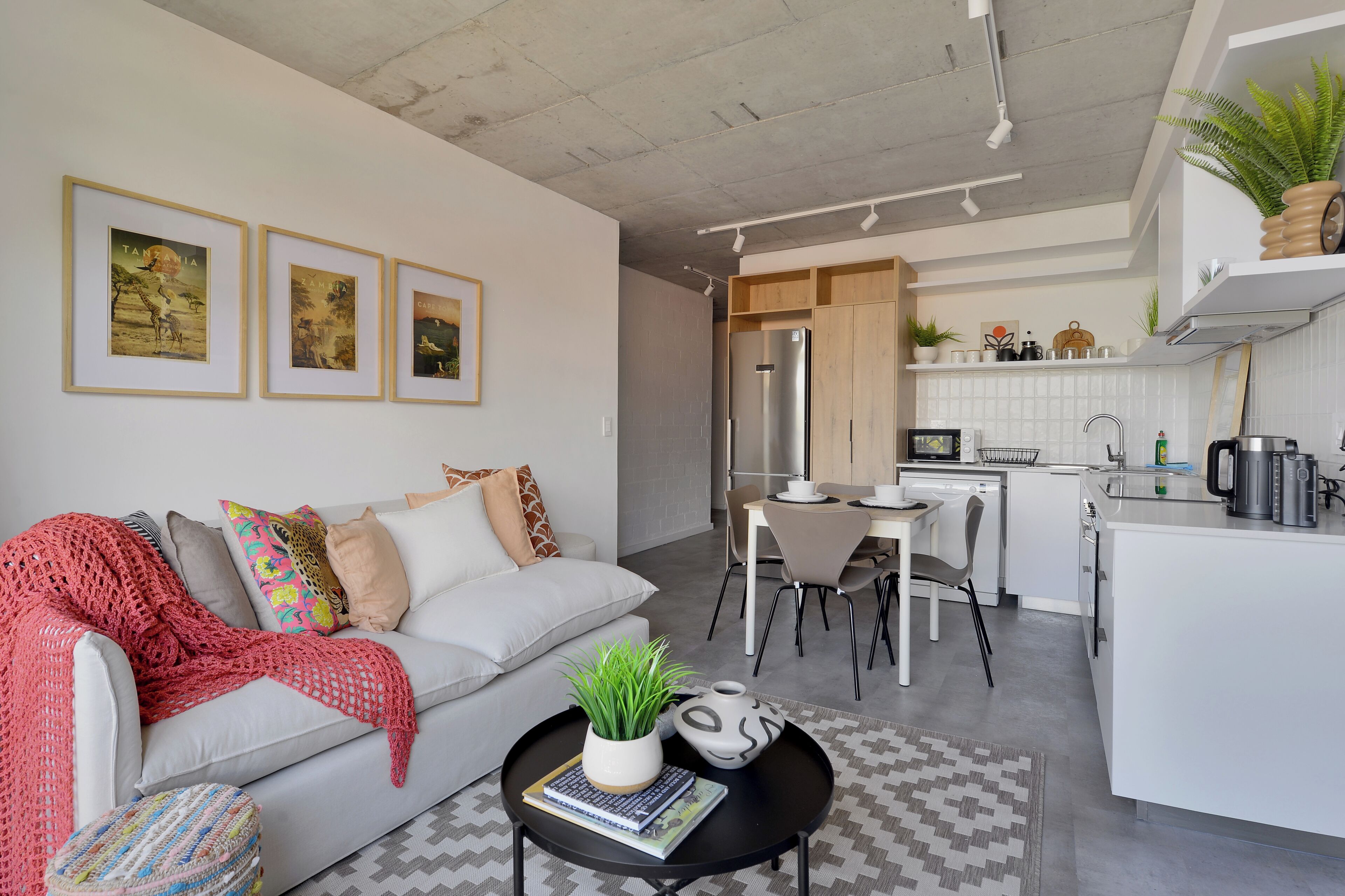 SIX ON N - Fluent Luxury Serviced Apartments