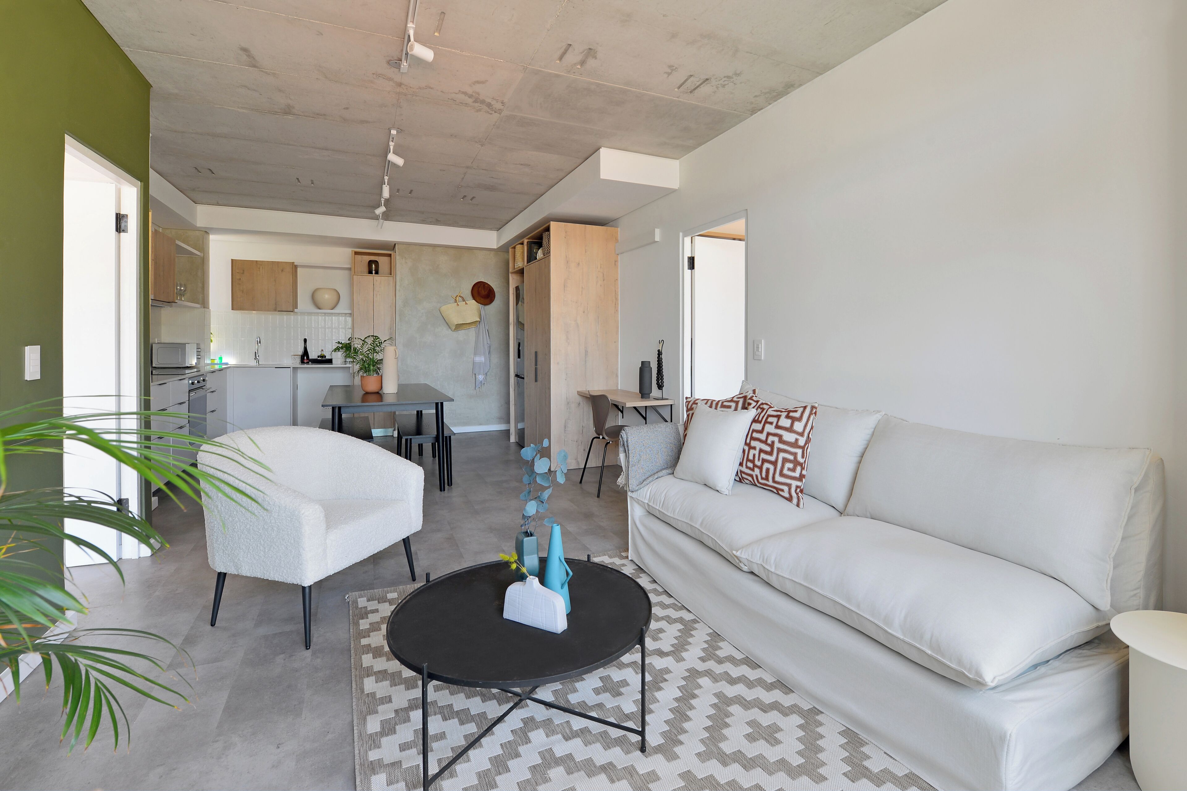 SIX ON N - Fluent Luxury Serviced Apartments