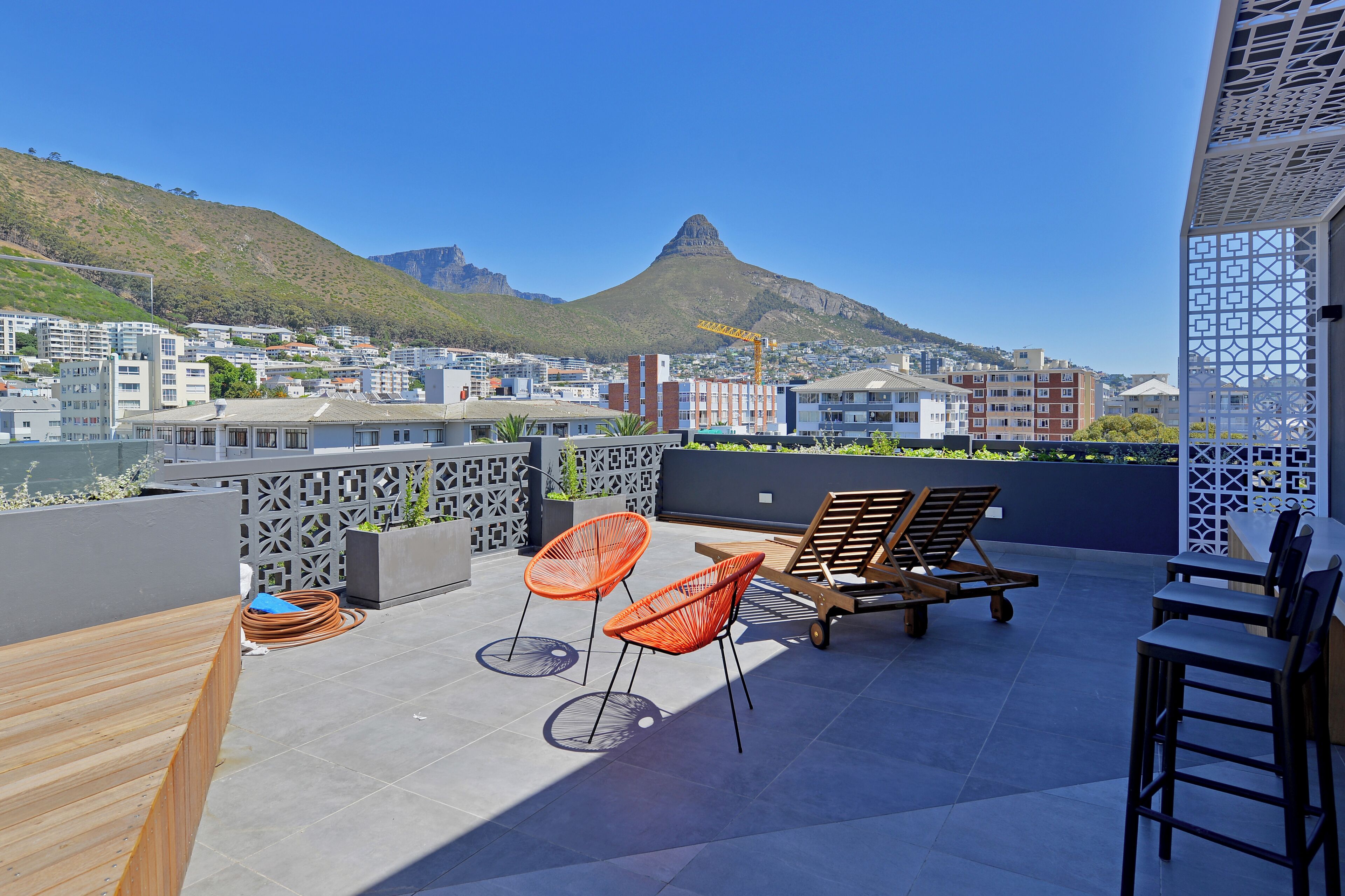 SIX ON N - Fluent Luxury Serviced Apartments