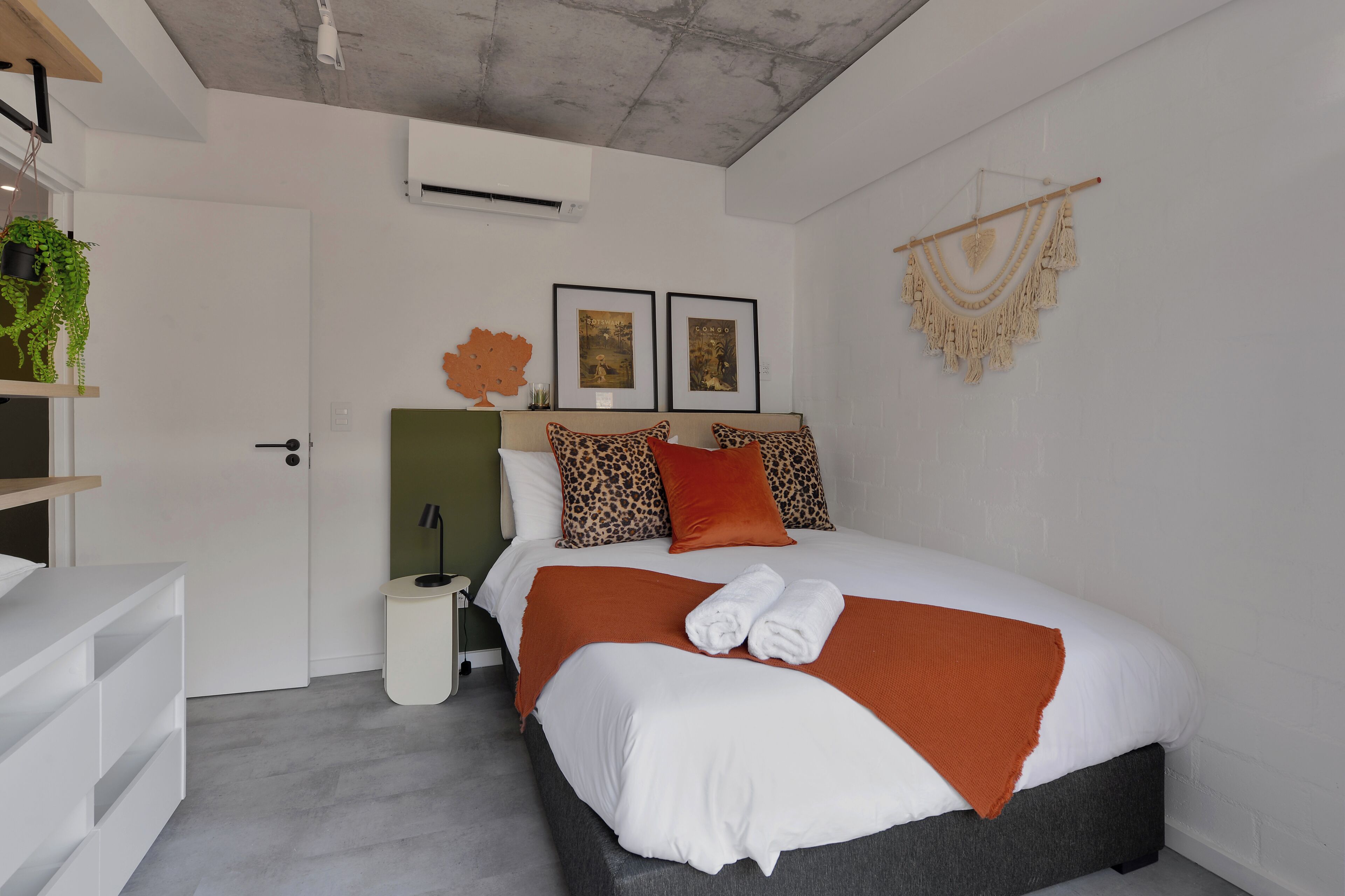 SIX ON N - Fluent Luxury Serviced Apartments
