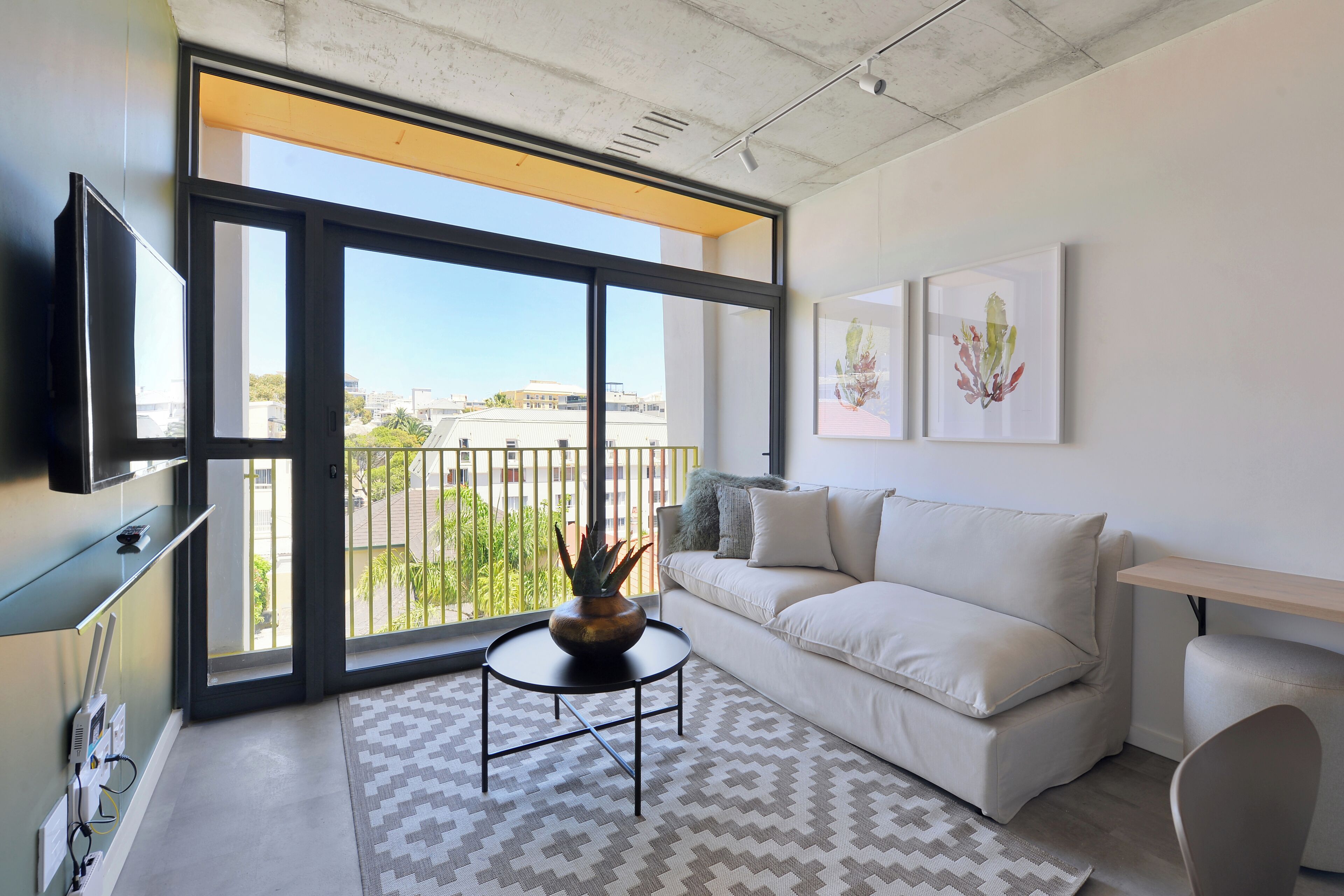 SIX ON N - Fluent Luxury Serviced Apartments