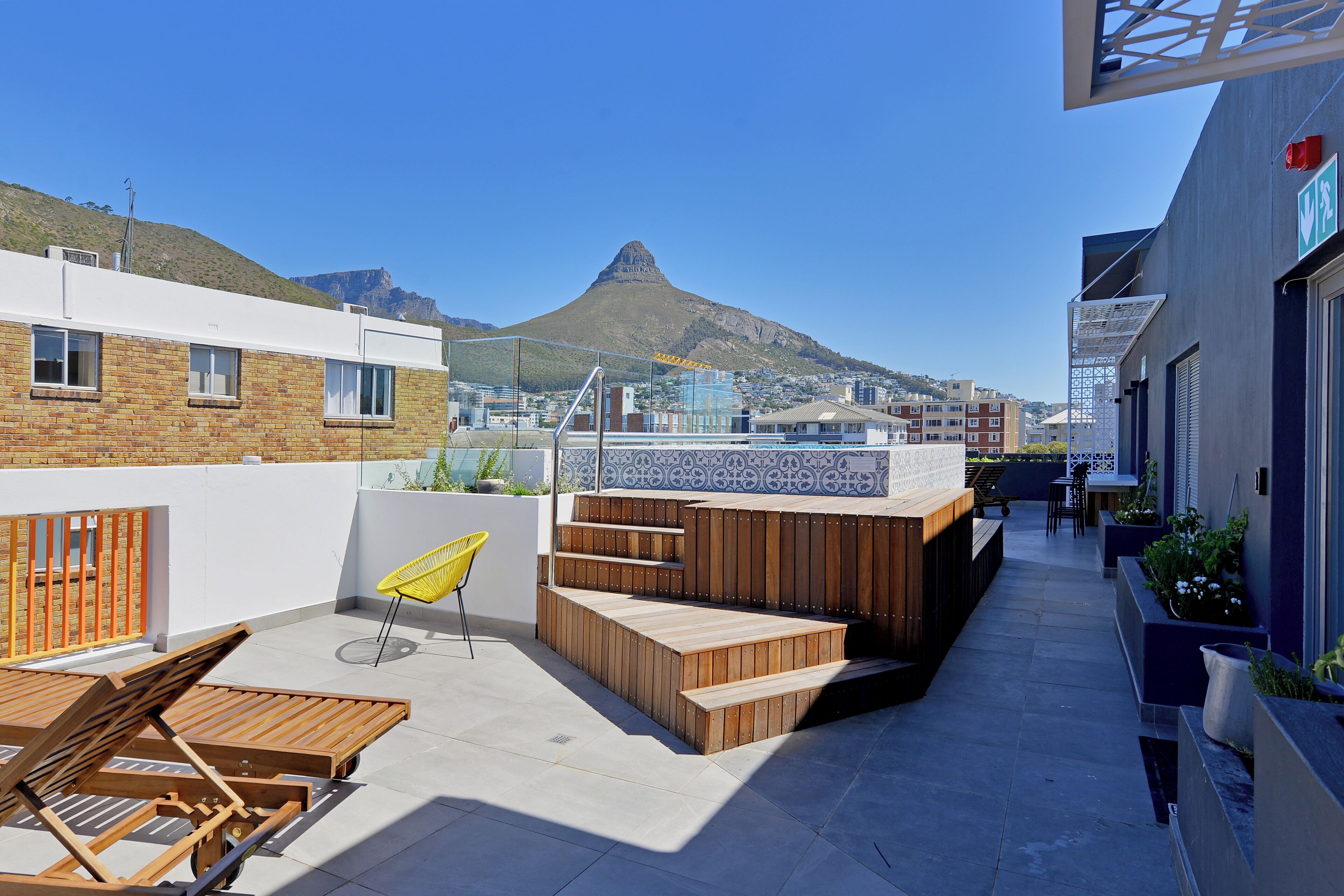 SIX ON N - Fluent Luxury Serviced Apartments