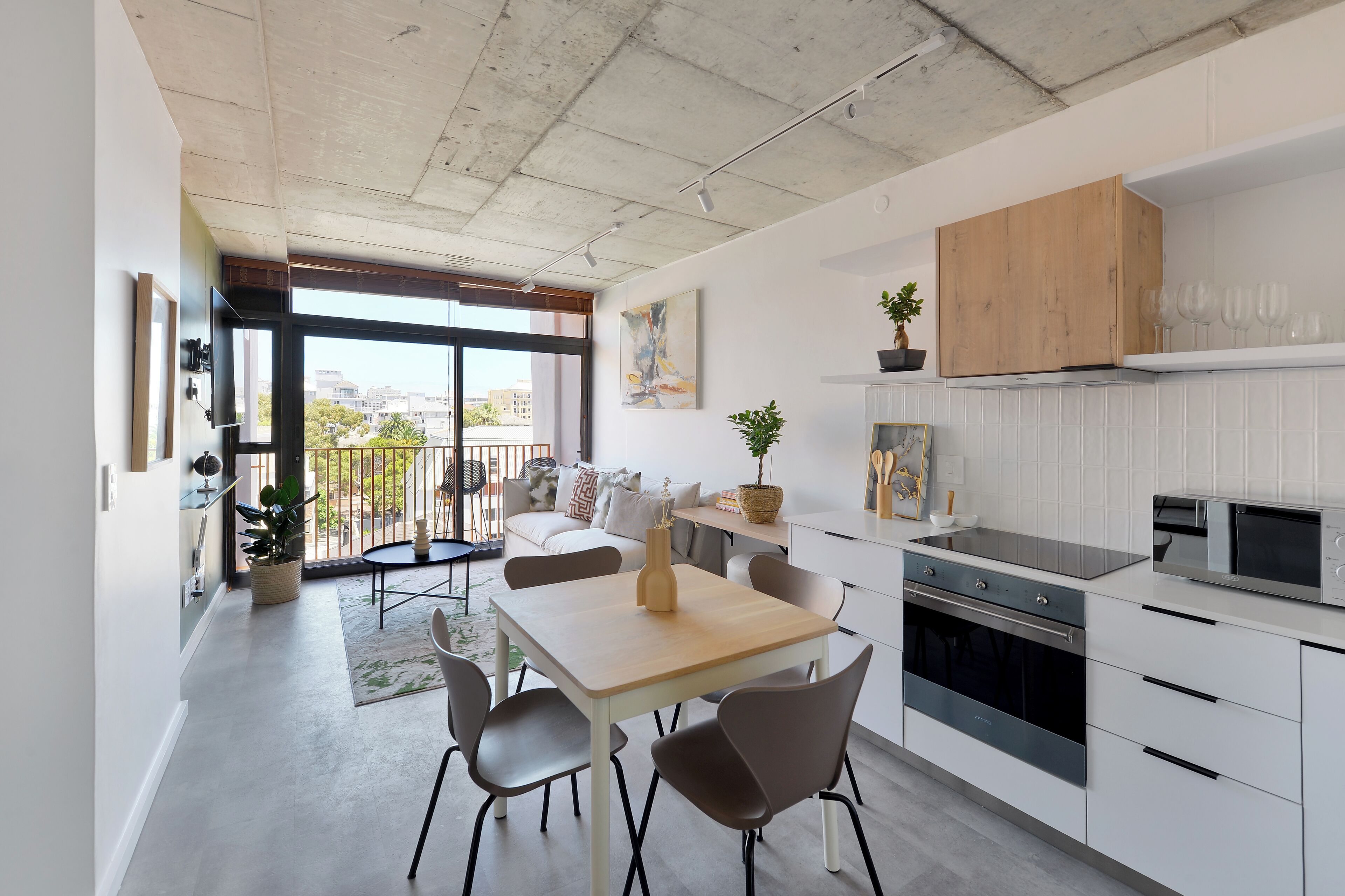 SIX ON N - Fluent Luxury Serviced Apartments