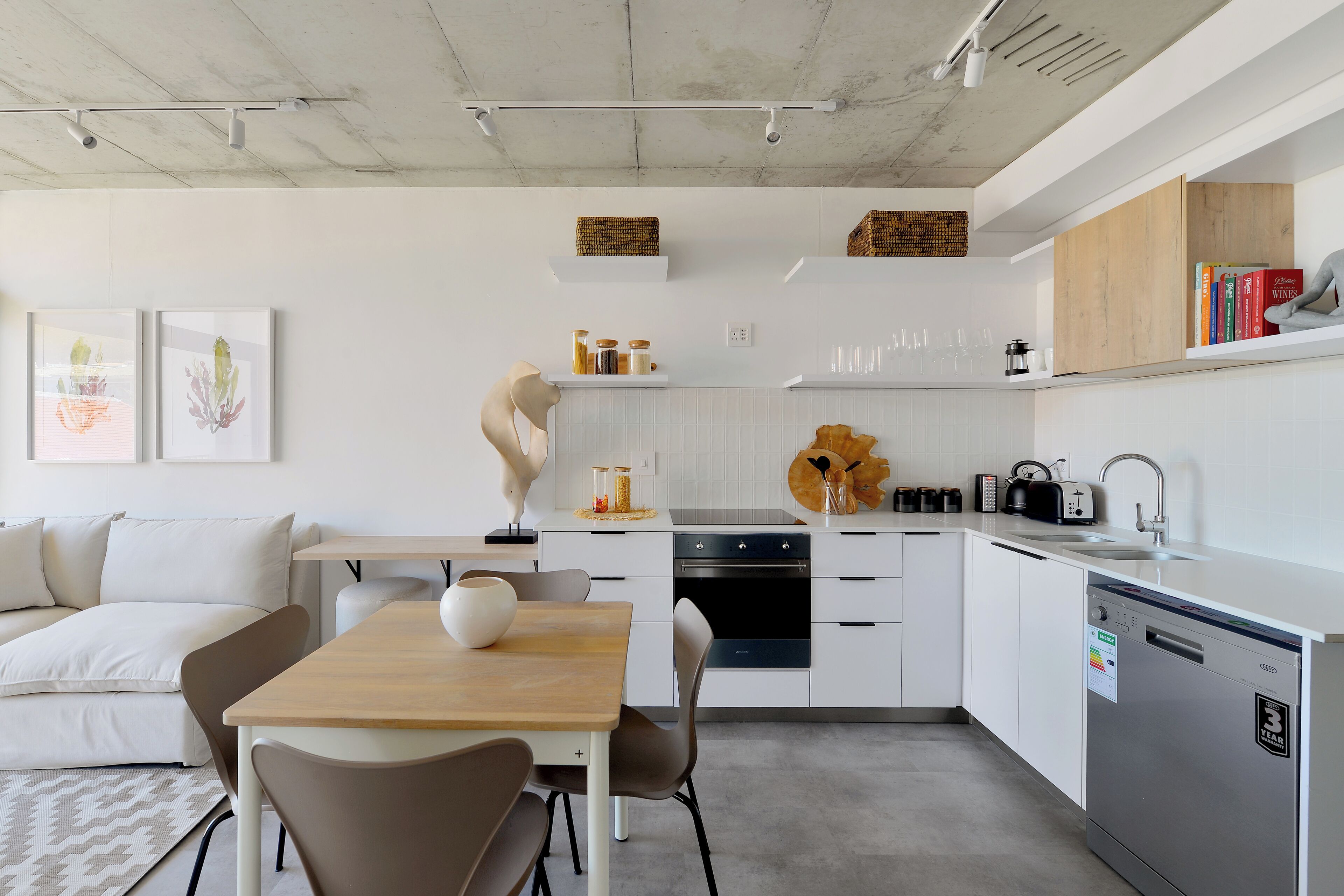 SIX ON N - Fluent Luxury Serviced Apartments
