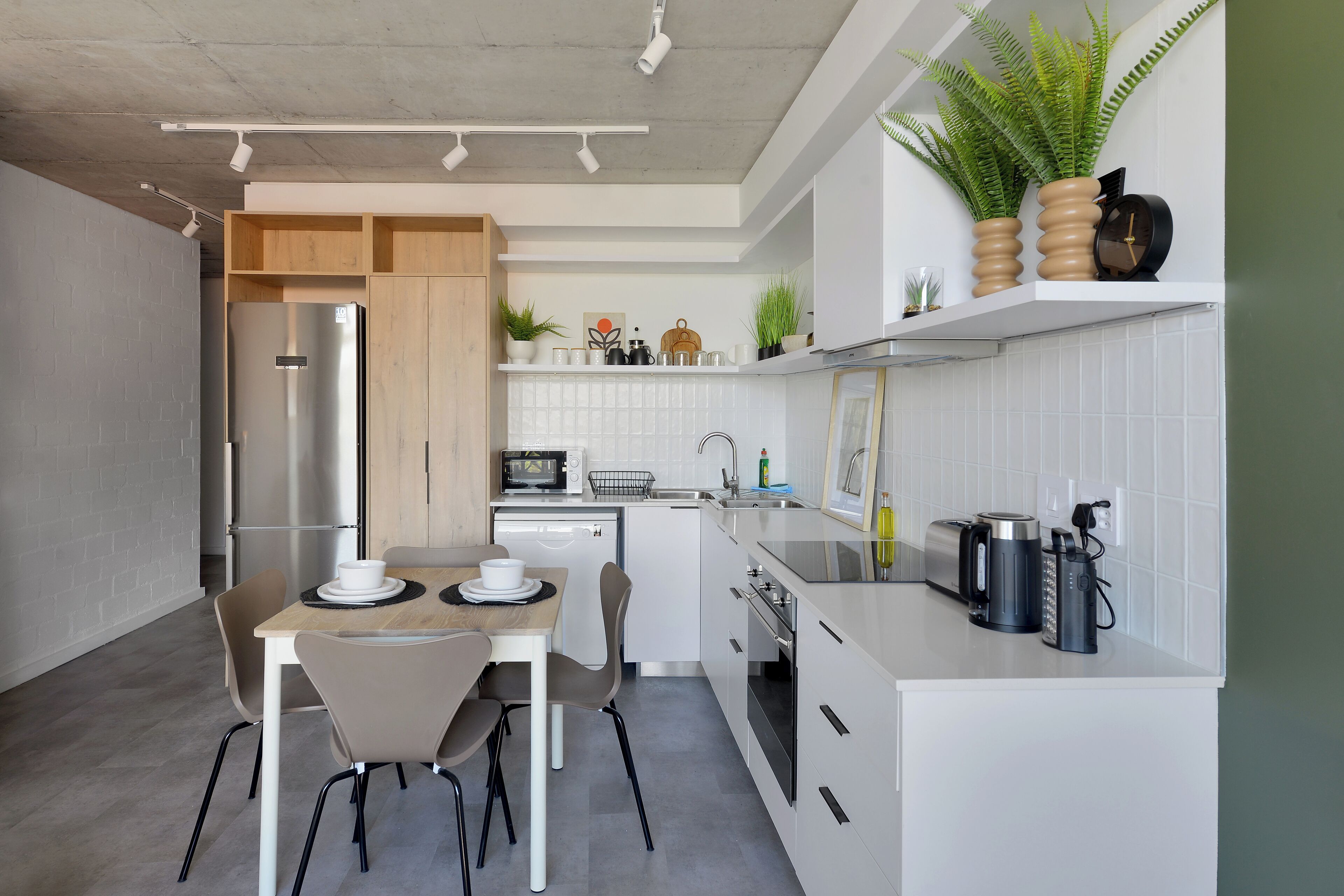 SIX ON N - Fluent Luxury Serviced Apartments