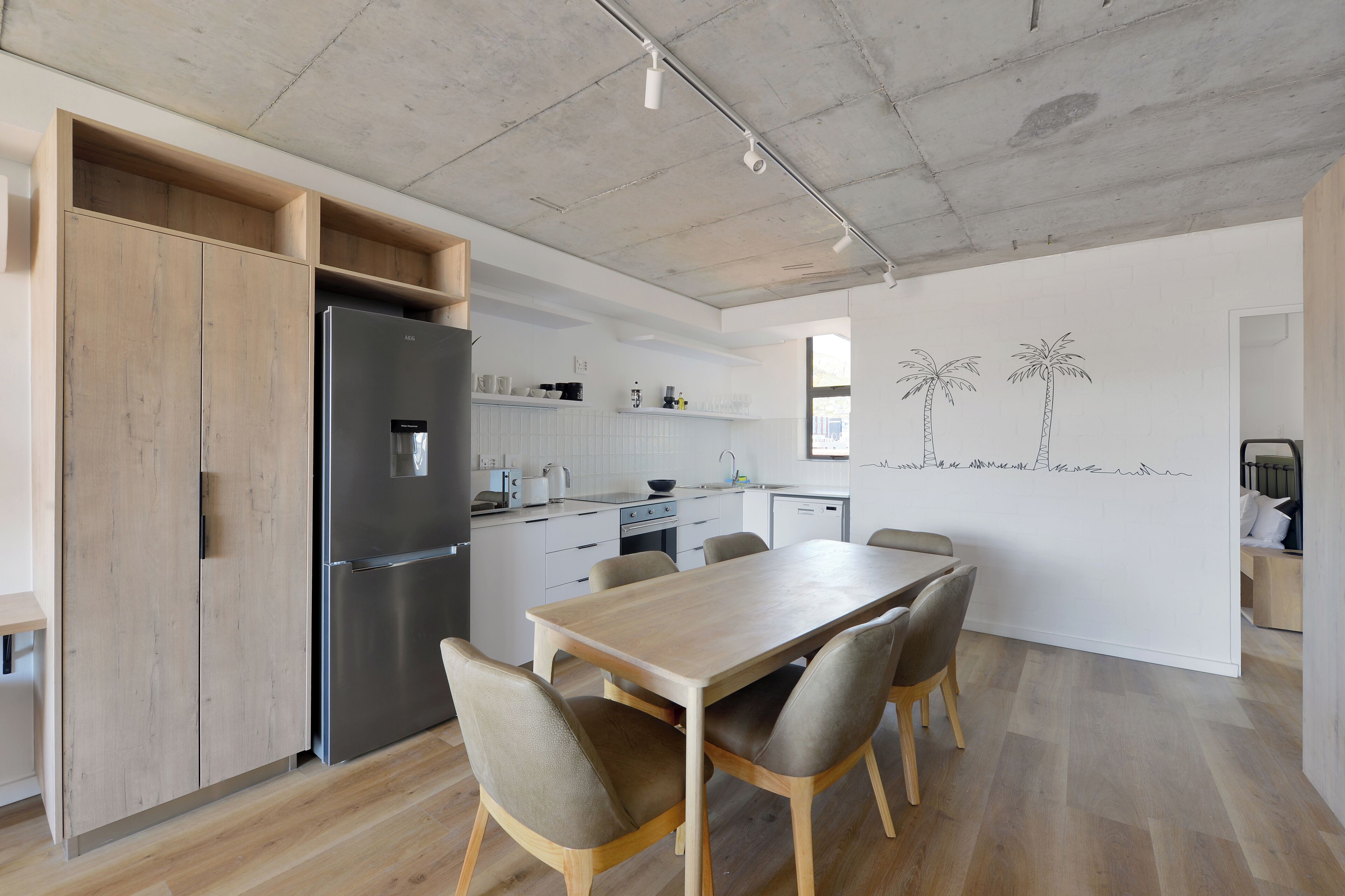 SIX ON N - Fluent Luxury Serviced Apartments