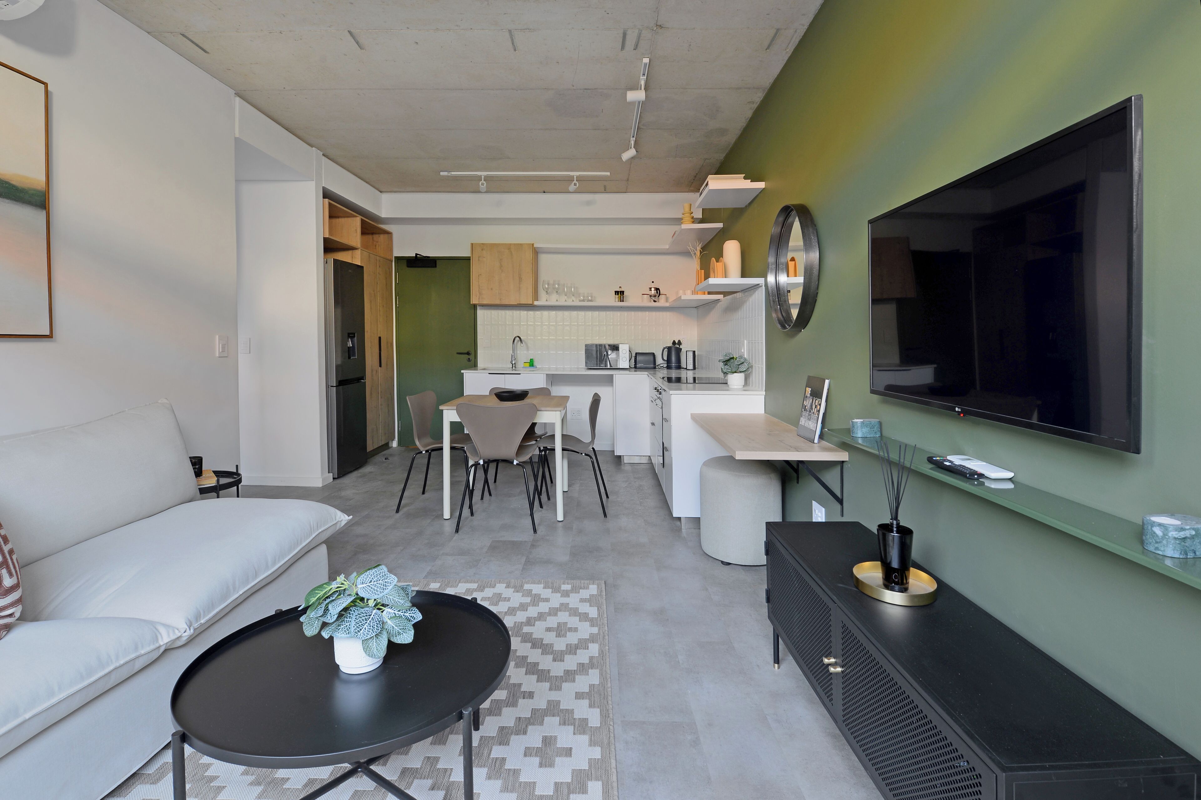 SIX ON N - Fluent Luxury Serviced Apartments