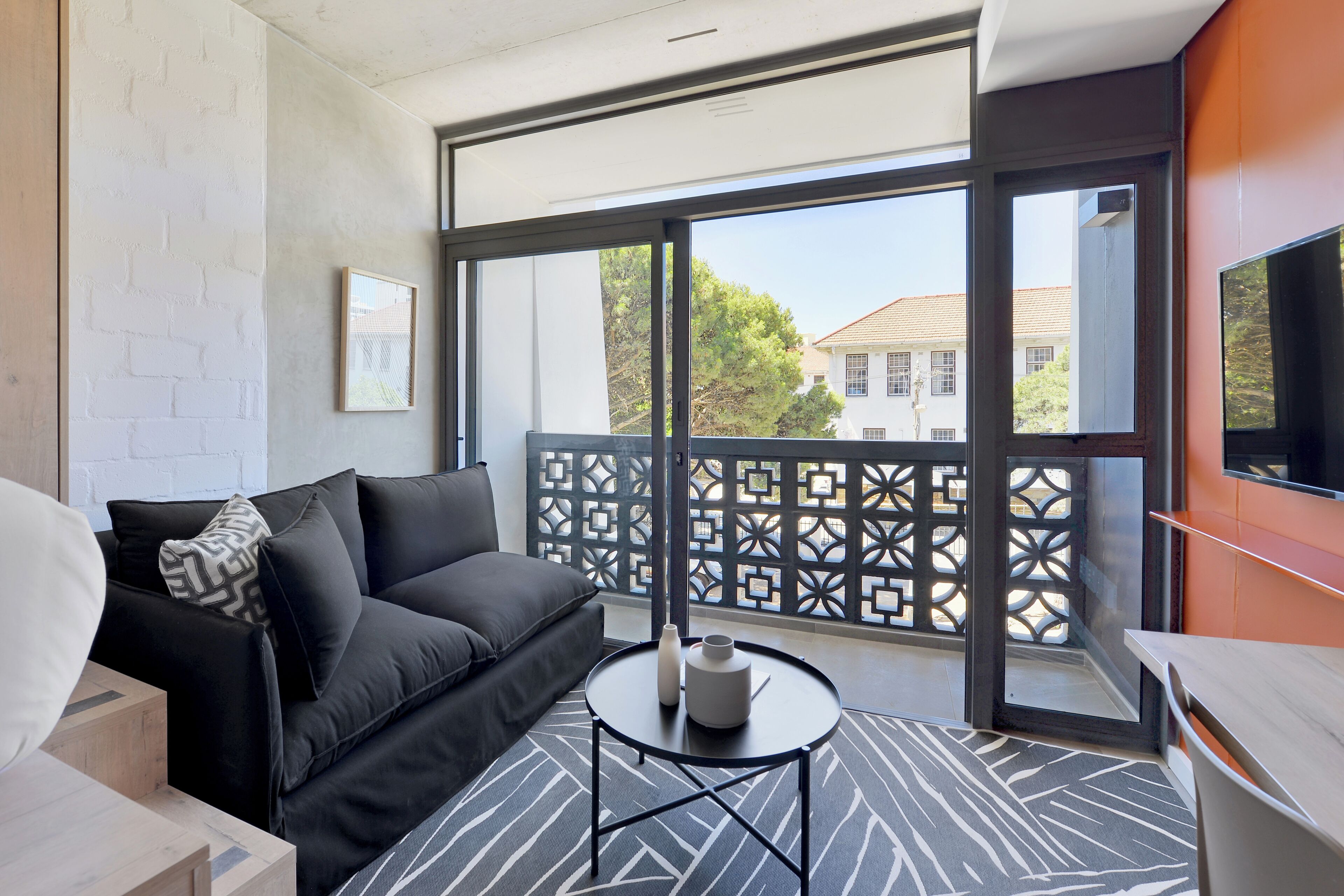 SIX ON N - Fluent Luxury Serviced Apartments