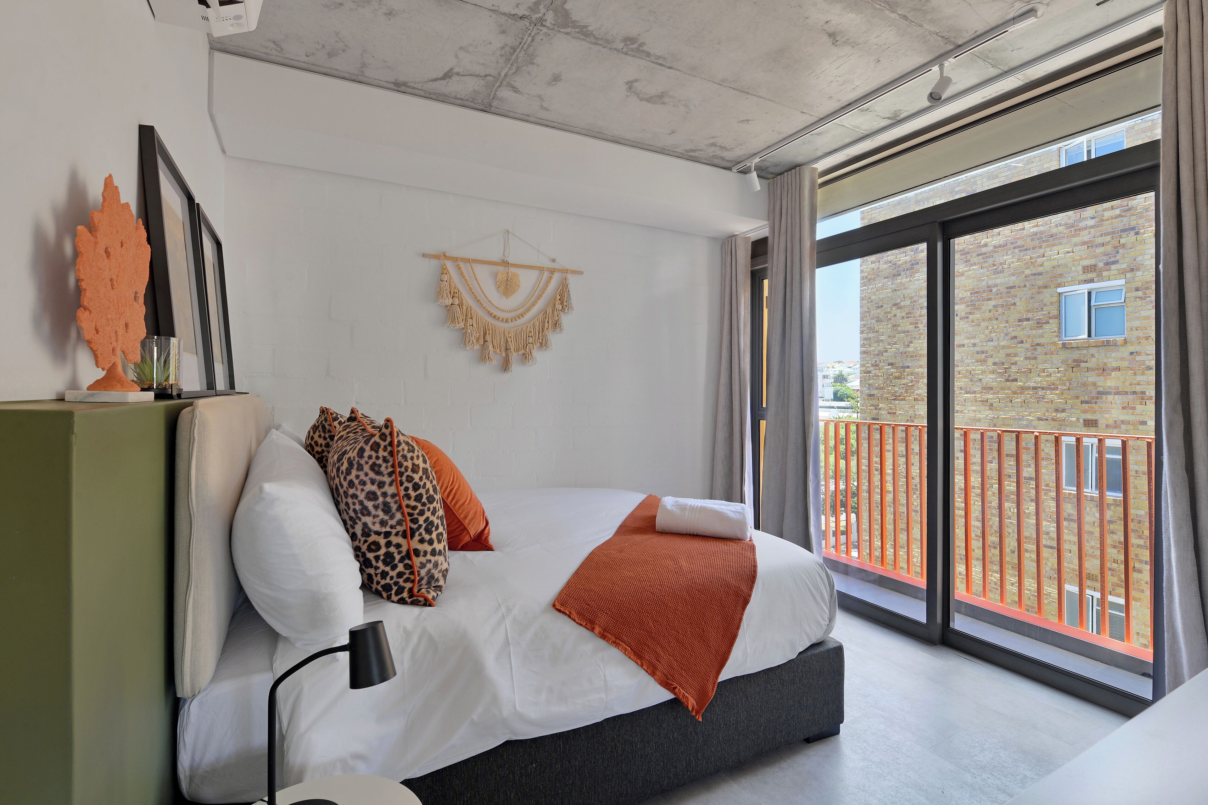 SIX ON N - Fluent Luxury Serviced Apartments