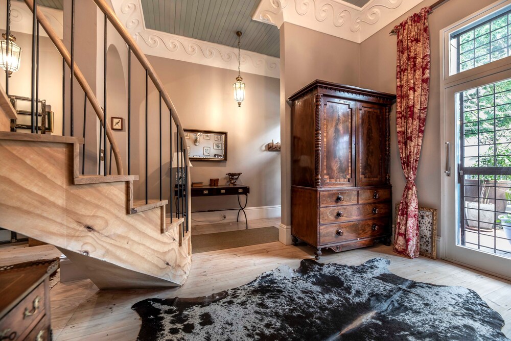Stylish Heritage House In Tamboerskloof