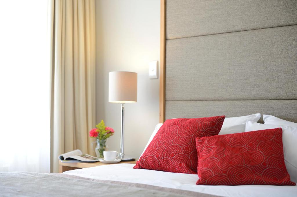 Lagoon Beach Hotel & Spa by Sunstays