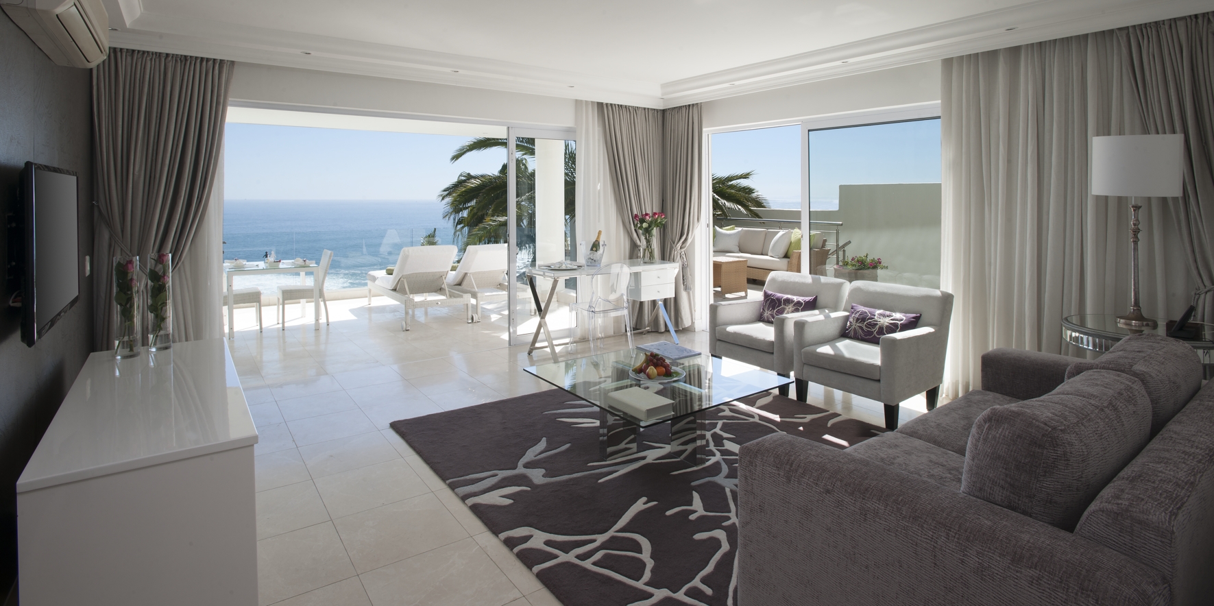 The Clarendon Bantry Bay
