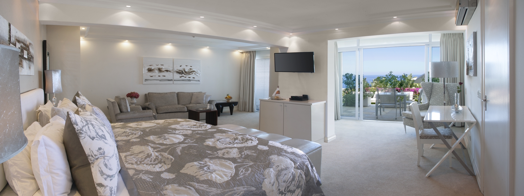 The Clarendon Bantry Bay