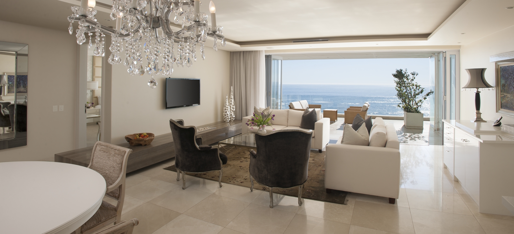 The Clarendon Bantry Bay