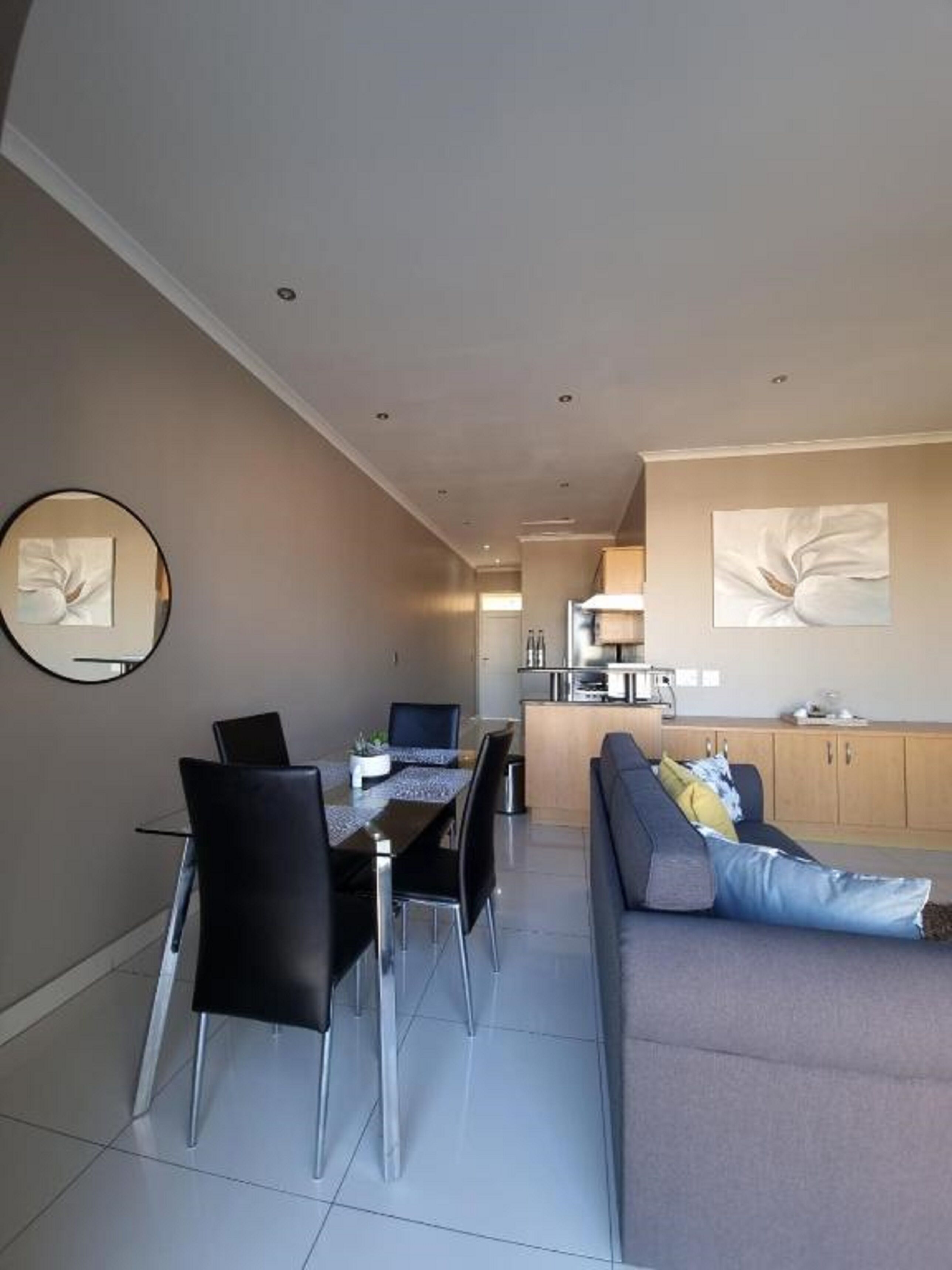 The Island Club by Smart City Stays