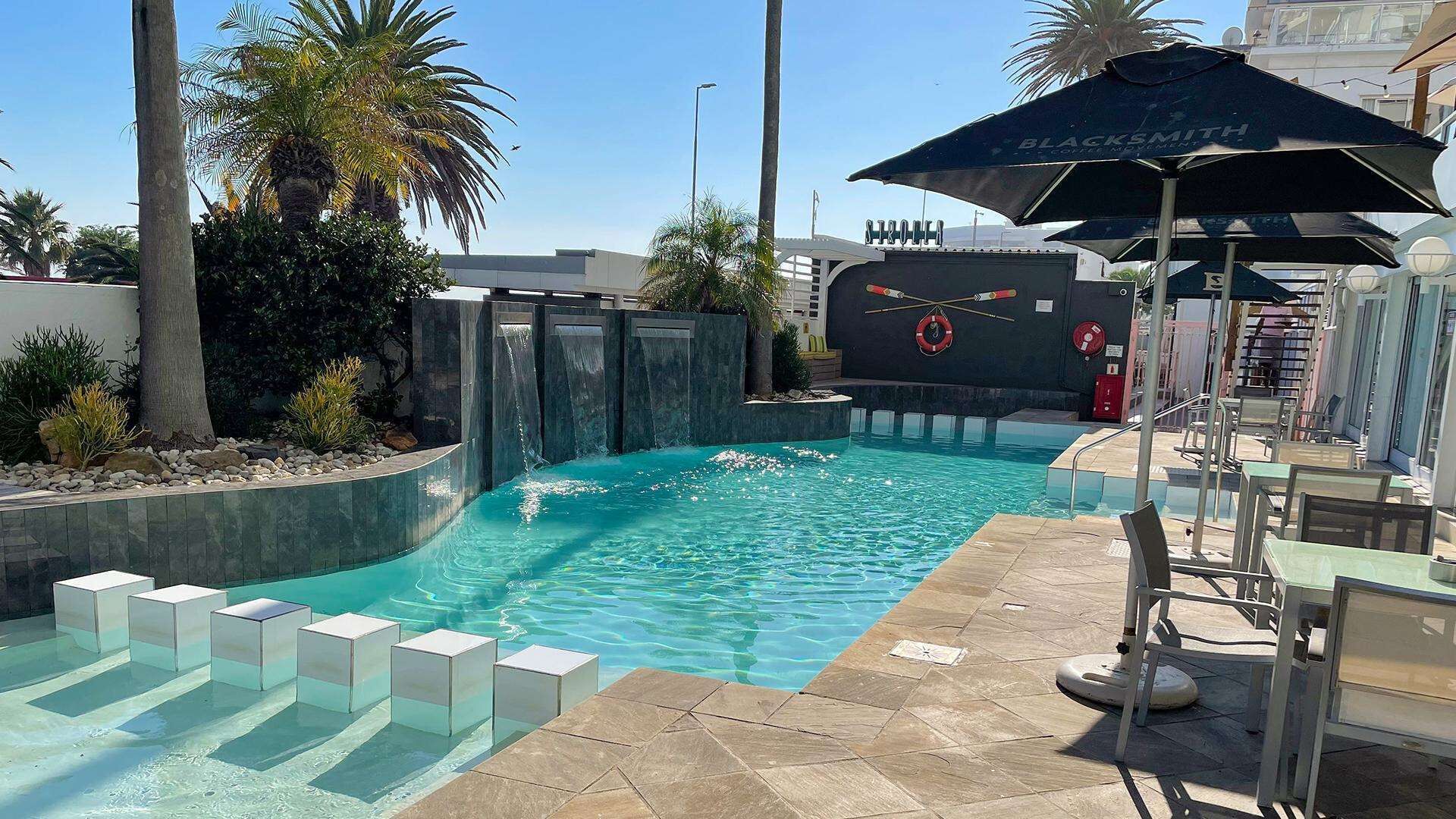 Peninsula All-Suite Hotel