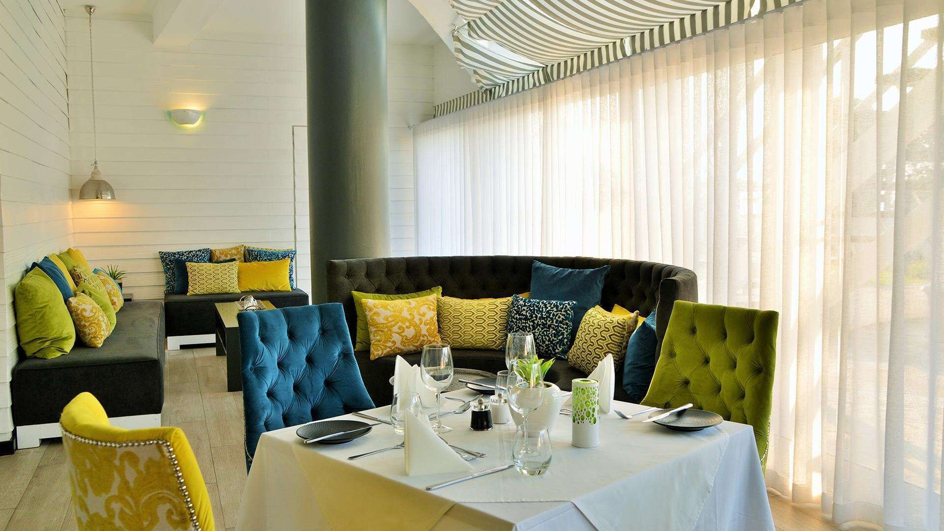 Peninsula All-Suite Hotel
