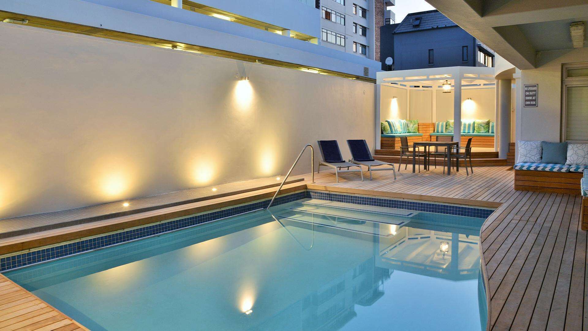 Peninsula All-Suite Hotel