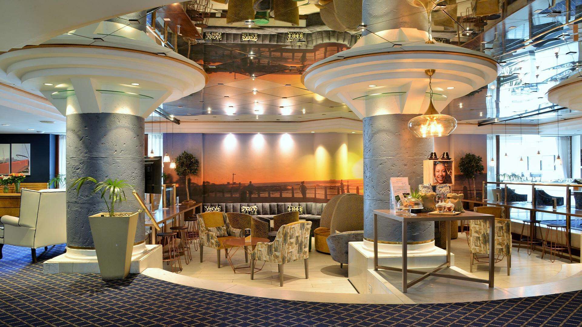 Peninsula All-Suite Hotel
