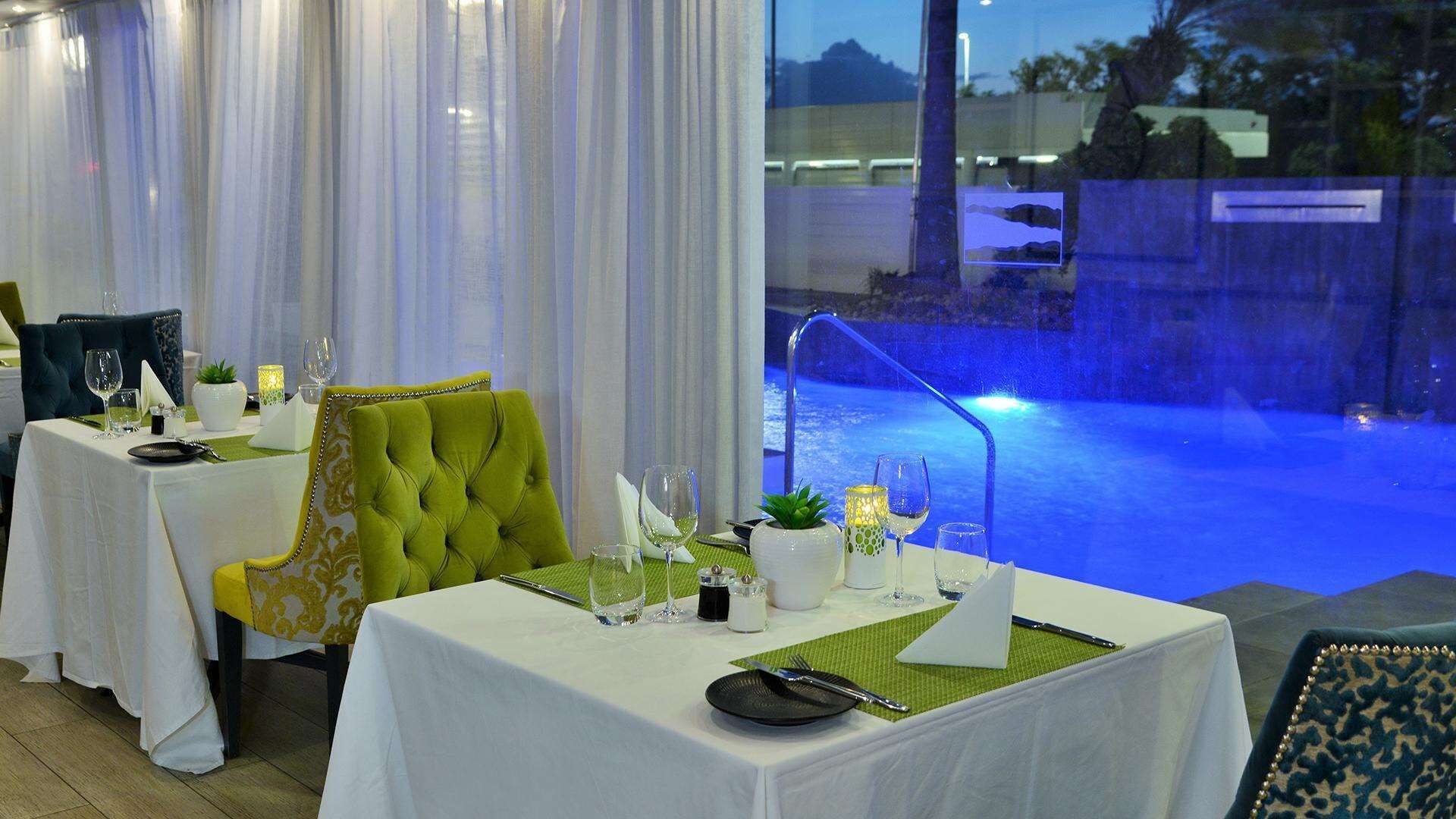 Peninsula All-Suite Hotel