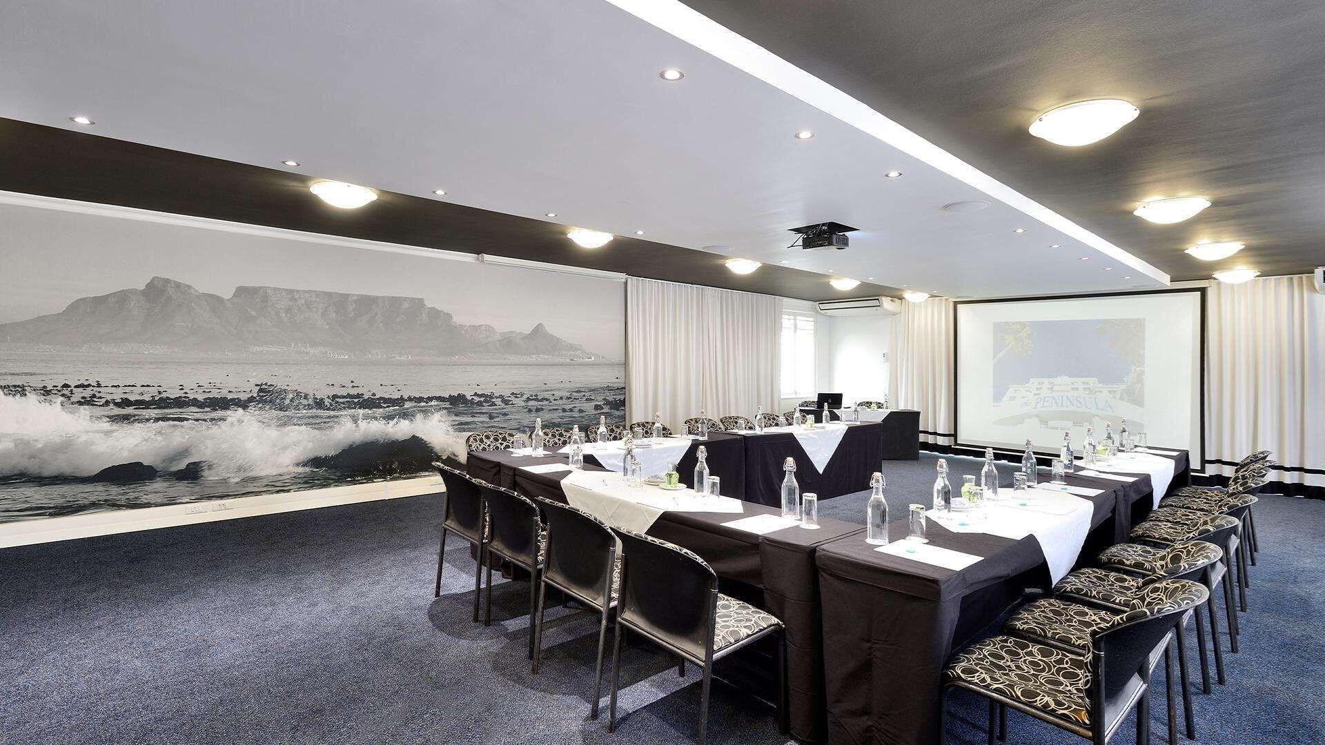 Peninsula All-Suite Hotel