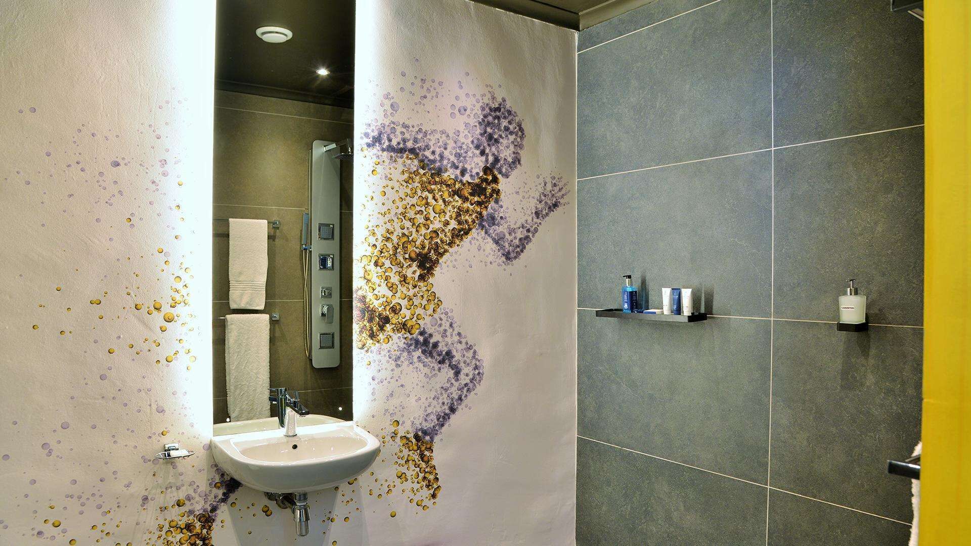 Peninsula All-Suite Hotel