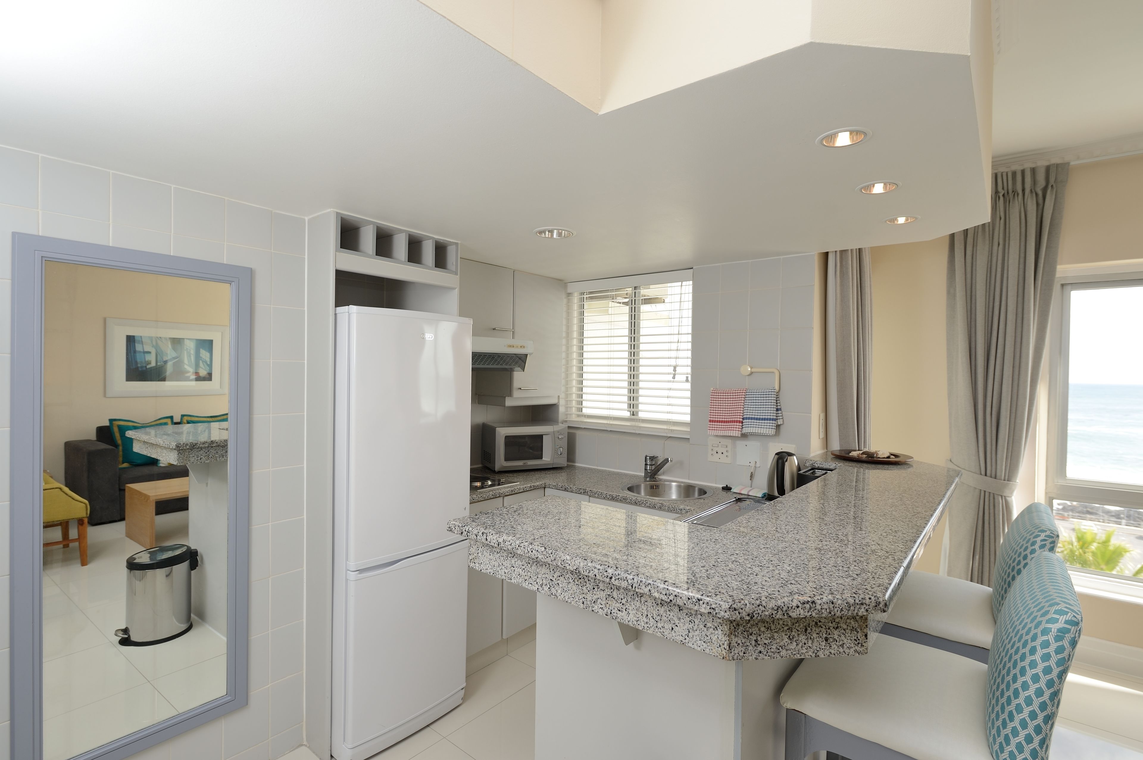 Peninsula All-Suite Hotel