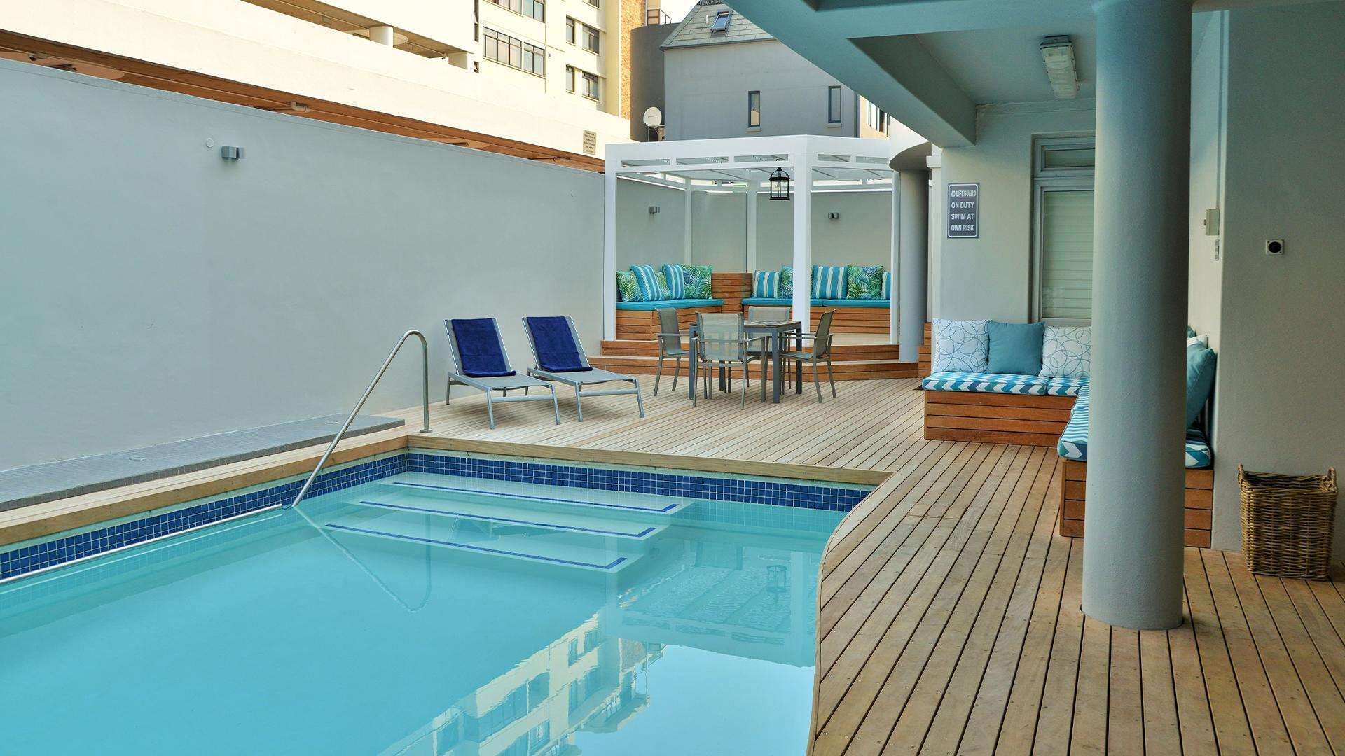 Peninsula All-Suite Hotel