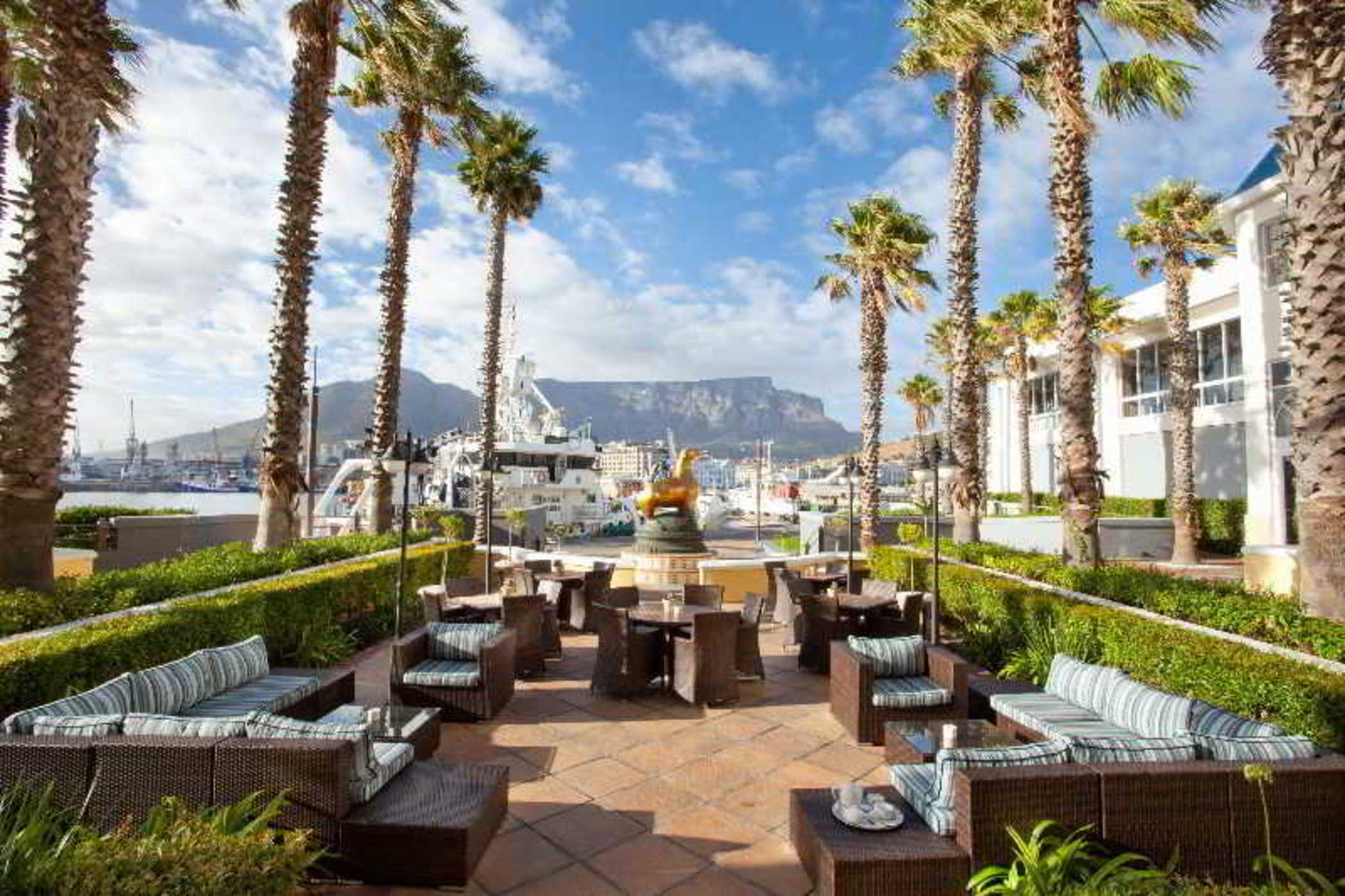 Sun The Table Bay
