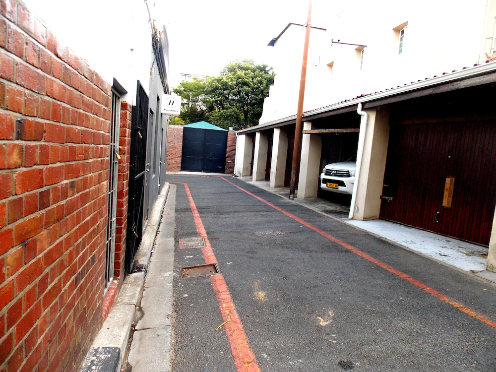 Trap Houz Backpackers