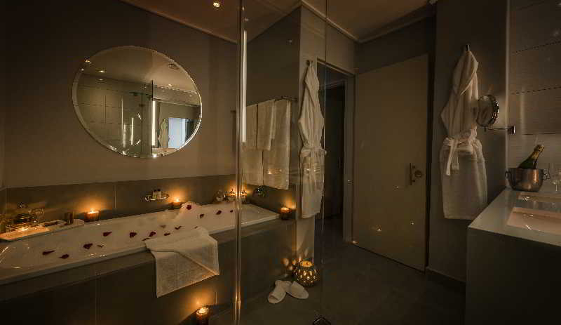 Victoria & Alfred Hotel by Newmark