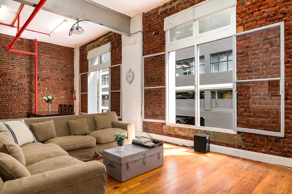 Wolroy House Apartments