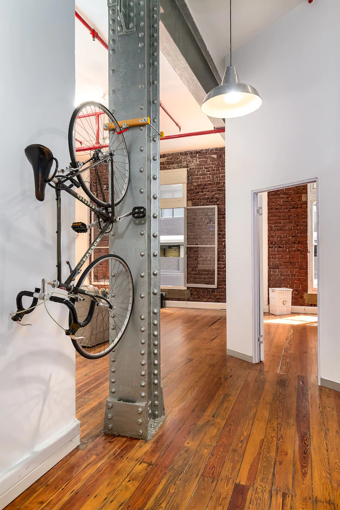 Wolroy House Apartments