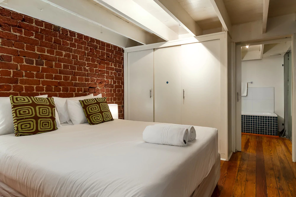 Wolroy House Apartments