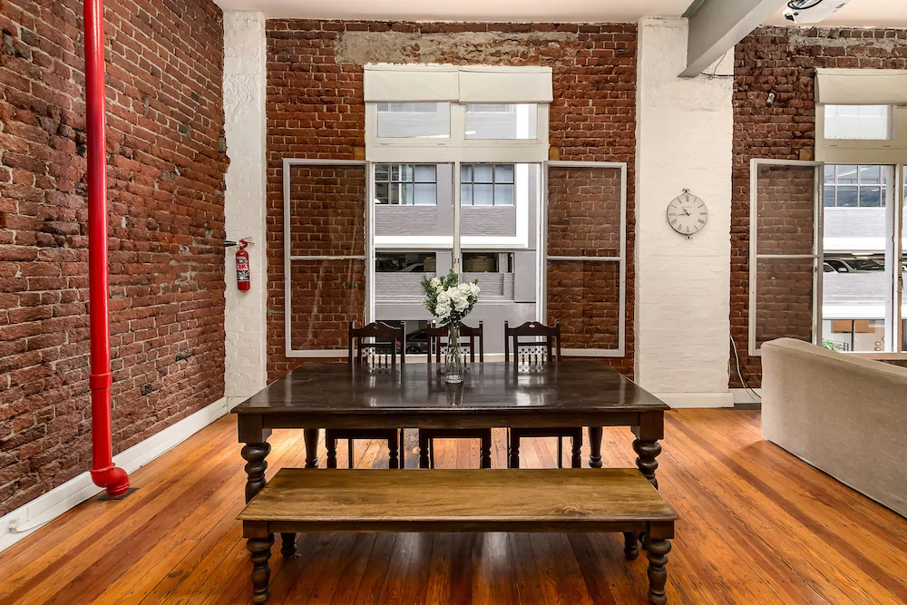 Wolroy House Apartments