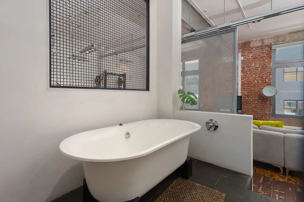 Wolroy House Apartments