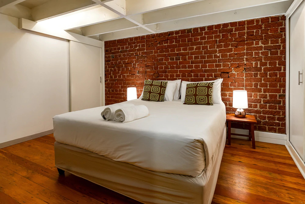 Wolroy House Apartments